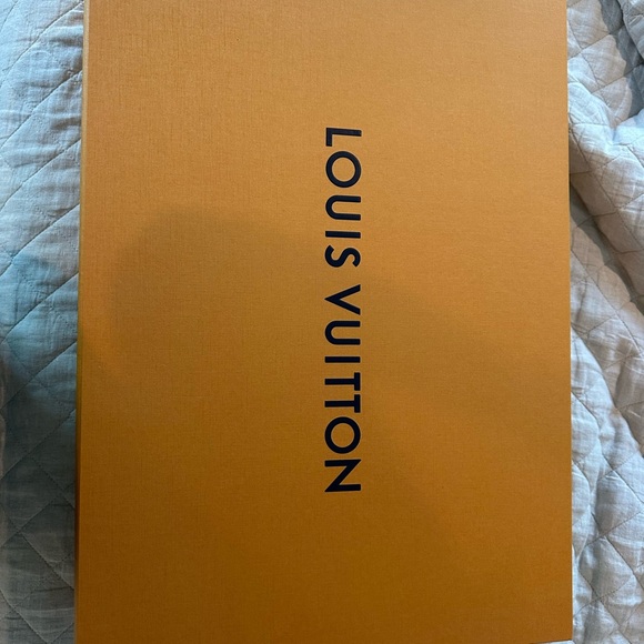 Louis Vitton Keepall Bandoulière, it has been to Poshmark and was authenticated - Picture 1 of 7